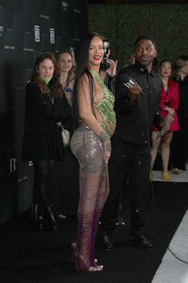 Rihanna feet photo thumbnail