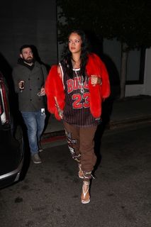 Rihanna feet photo thumbnail