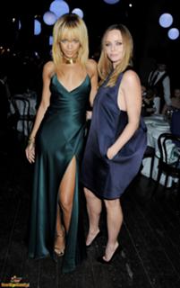 Rihanna feet photo thumbnail