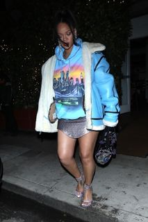 Rihanna feet photo thumbnail