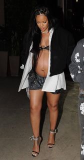 Rihanna feet photo thumbnail