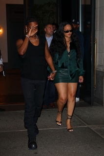 Rihanna feet photo thumbnail