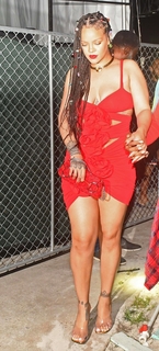 Rihanna feet photo thumbnail