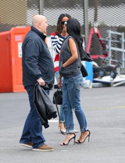 Rihanna feet photo thumbnail