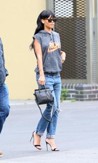 Rihanna feet photo thumbnail