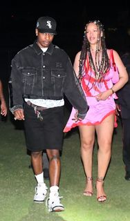 Rihanna feet photo thumbnail