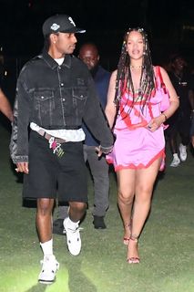 Rihanna feet photo thumbnail