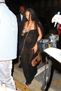 Rihanna feet photo thumbnail