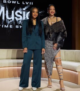 Rihanna feet photo thumbnail