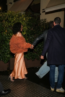 Rihanna feet photo thumbnail