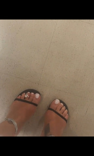 Rihanna feet photo thumbnail