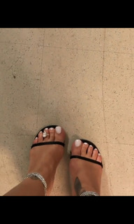 Rihanna feet photo thumbnail