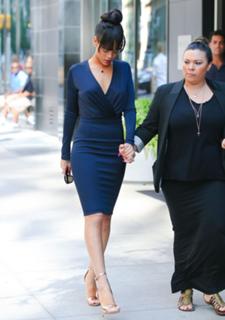 Rihanna feet photo thumbnail