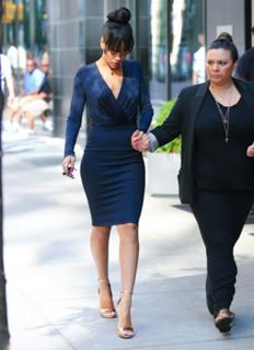 Rihanna feet photo thumbnail