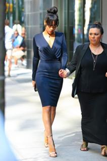 Rihanna feet photo thumbnail