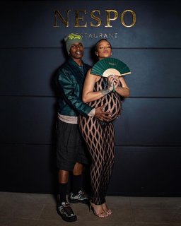 Rihanna feet photo thumbnail