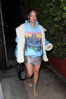 Rihanna feet photo thumbnail