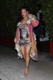 Rihanna feet photo thumbnail
