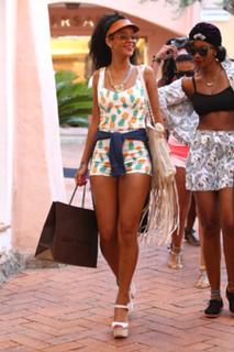 Rihanna feet photo thumbnail