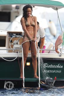 Rihanna feet photo thumbnail