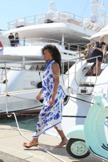 Rihanna feet photo thumbnail