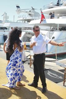 Rihanna feet photo thumbnail