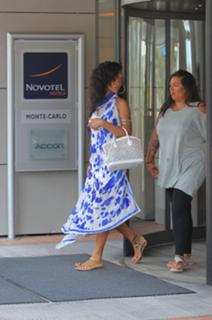 Rihanna feet photo thumbnail