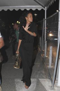 Rihanna feet photo thumbnail