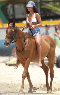 Rihanna feet photo thumbnail