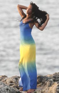 Rihanna feet photo thumbnail