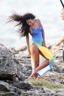 Rihanna feet photo thumbnail
