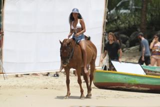 Rihanna feet photo thumbnail