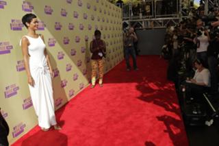 Rihanna feet photo thumbnail