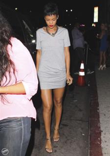 Rihanna feet photo thumbnail