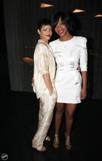 Rihanna feet photo thumbnail