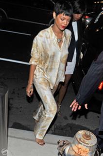 Rihanna feet photo thumbnail