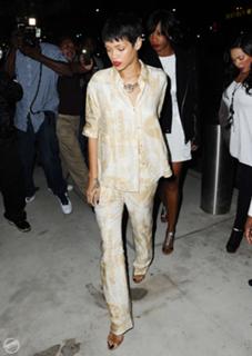 Rihanna feet photo thumbnail