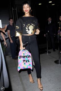 Rihanna feet photo thumbnail