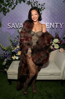 Rihanna feet photo thumbnail