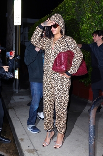 Rihanna feet photo thumbnail