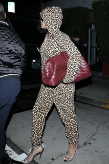 Rihanna feet photo thumbnail