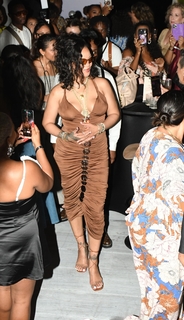 Rihanna feet photo thumbnail