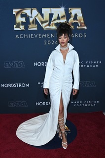 Rihanna feet photo thumbnail