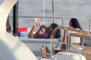 Rihanna feet photo thumbnail