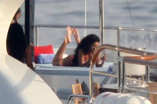Rihanna feet photo thumbnail