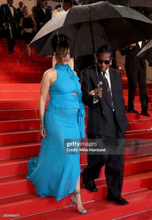 Rihanna feet photo thumbnail
