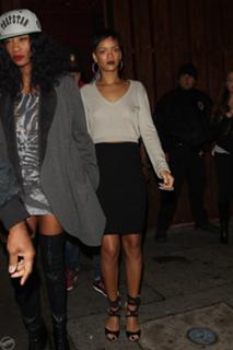 Rihanna feet photo thumbnail