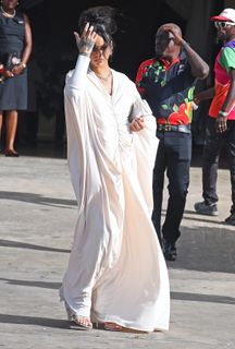 Rihanna feet photo thumbnail