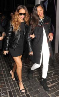 Rihanna feet photo thumbnail