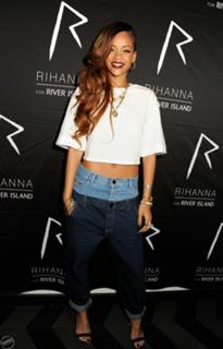Rihanna feet photo thumbnail